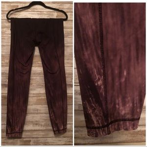 Under Armoir wine leggings size M